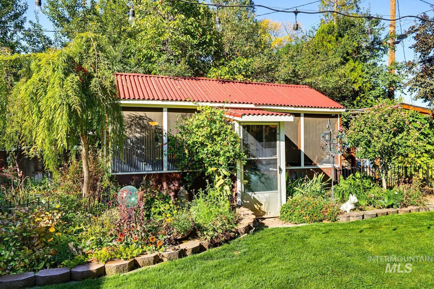 4830 W Greenbrier Dr, Boise, Idaho 83705, 4 Bedrooms, 2 Bathrooms, Residential For Sale, Price $535,000,MLS 99004101