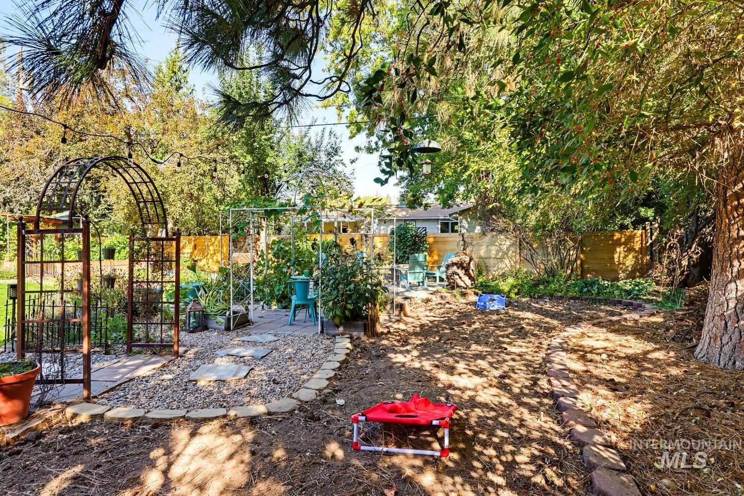 4830 W Greenbrier Dr, Boise, Idaho 83705, 4 Bedrooms, 2 Bathrooms, Residential For Sale, Price $535,000,MLS 99004101