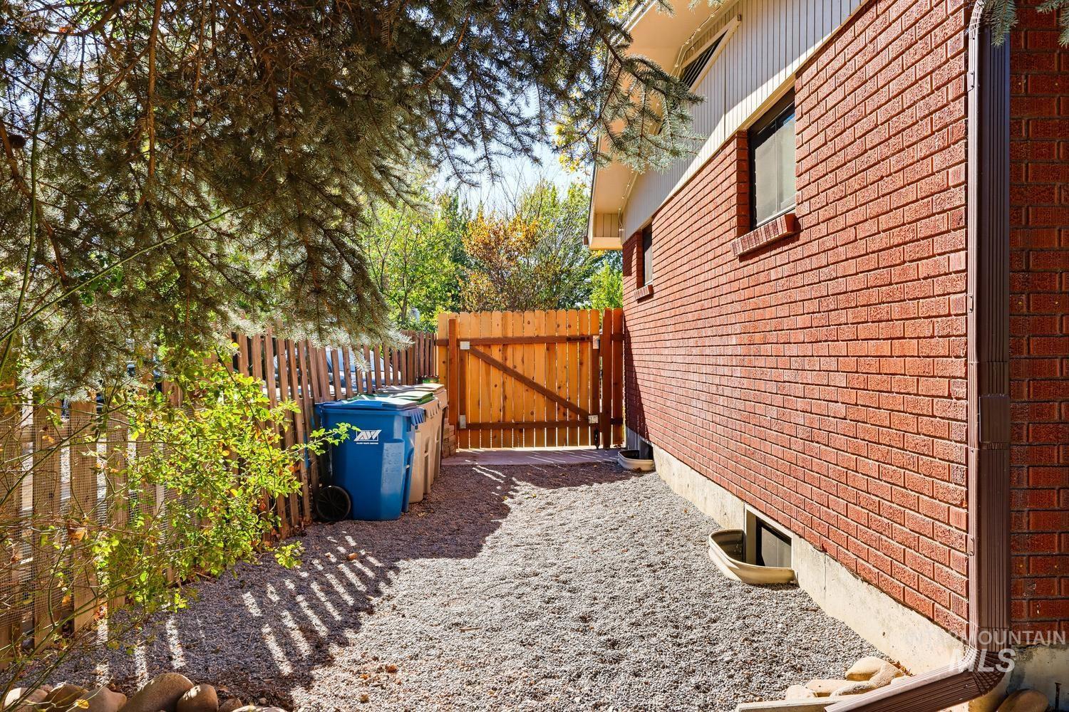 4830 W Greenbrier Dr, Boise, Idaho 83705, 4 Bedrooms, 2 Bathrooms, Residential For Sale, Price $535,000,MLS 99004101