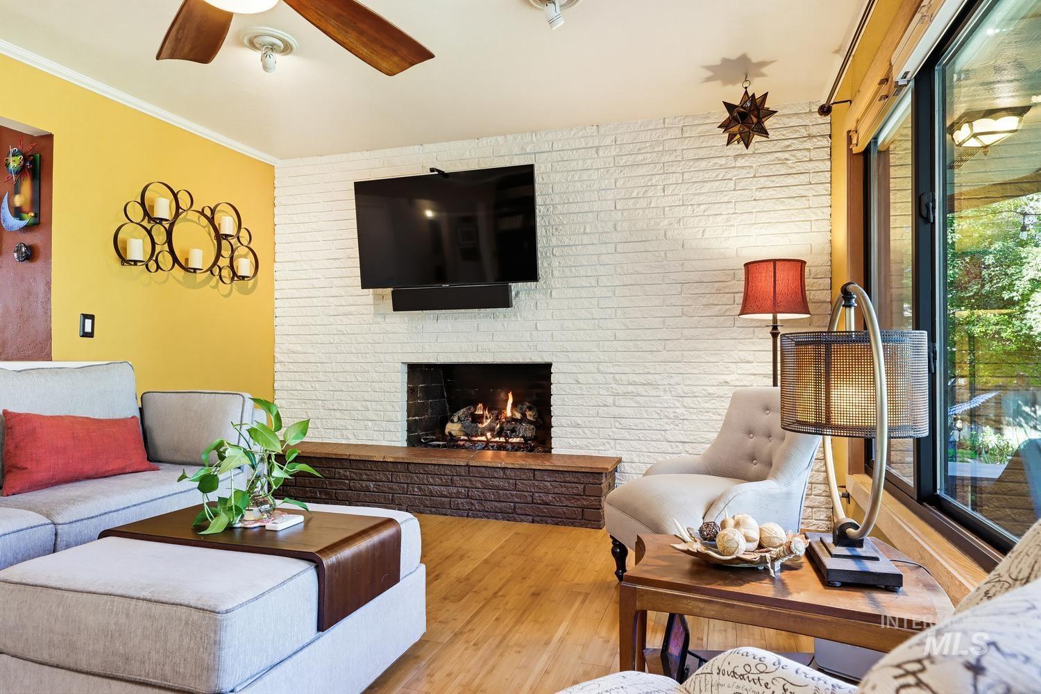 4830 W Greenbrier Dr, Boise, Idaho 83705, 4 Bedrooms, 2 Bathrooms, Residential For Sale, Price $535,000,MLS 99004101
