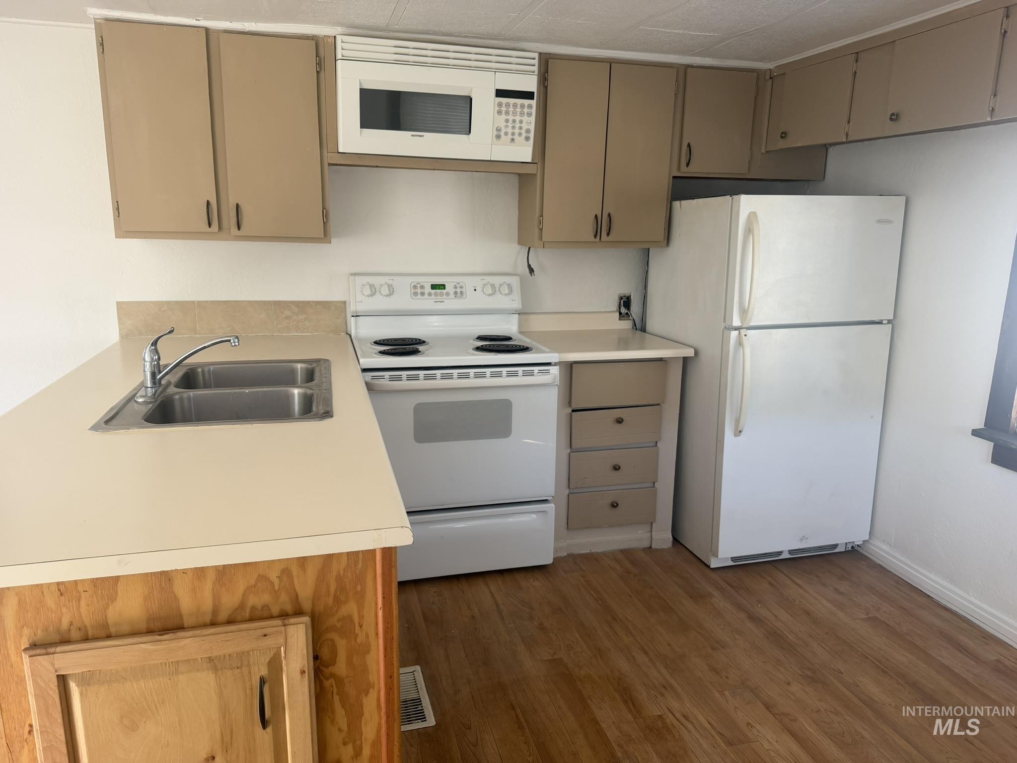 408 E 51st, Garden City, Idaho 83714, 3 Bedrooms, 1 Bathroom, Residential For Sale, Price $49,900,MLS 99004105