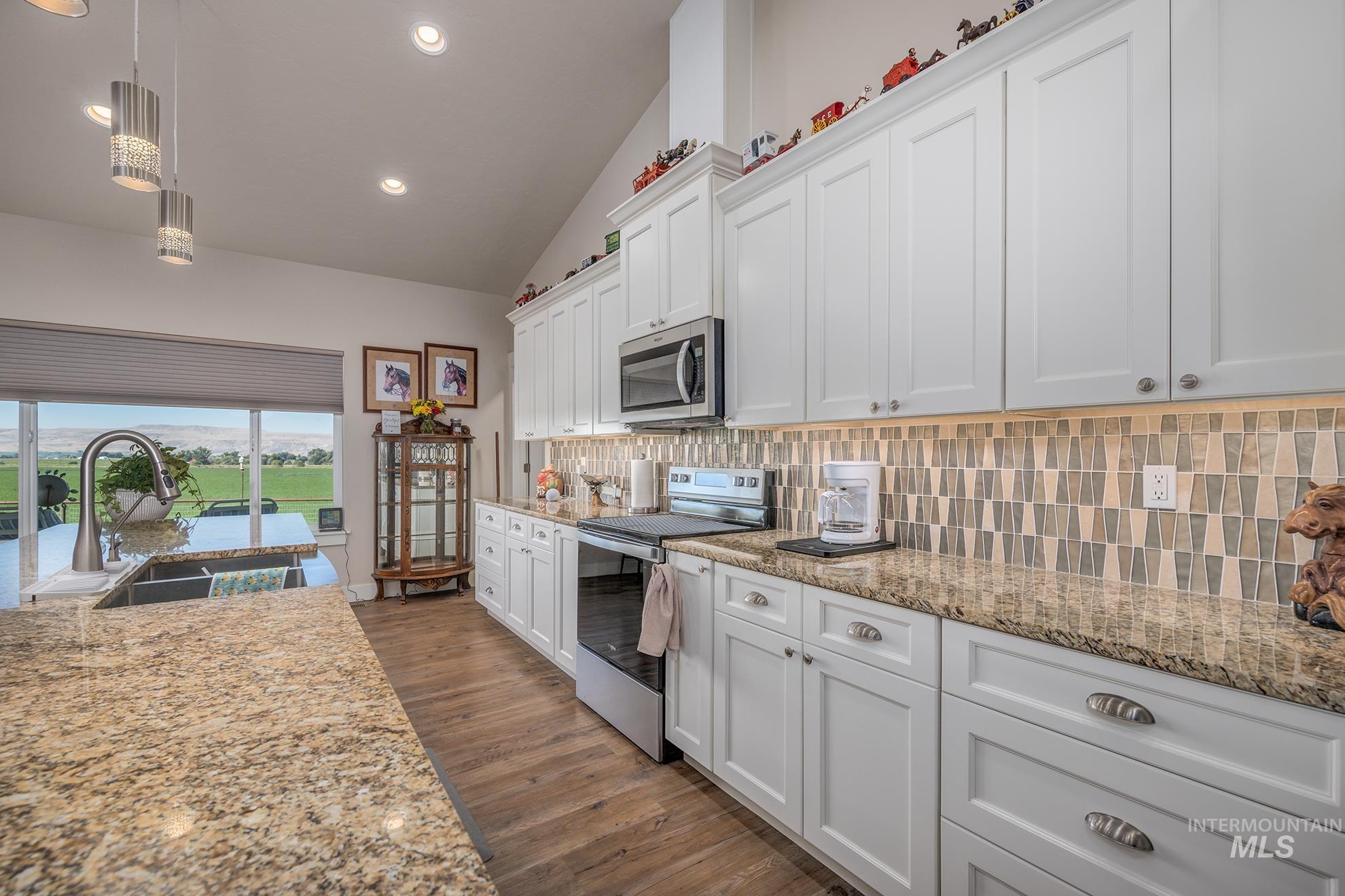 561 Mausling Rd, Adrian, Oregon 97901, 4 Bedrooms, 2.5 Bathrooms, Residential For Sale, Price $1,385,000, 99004106