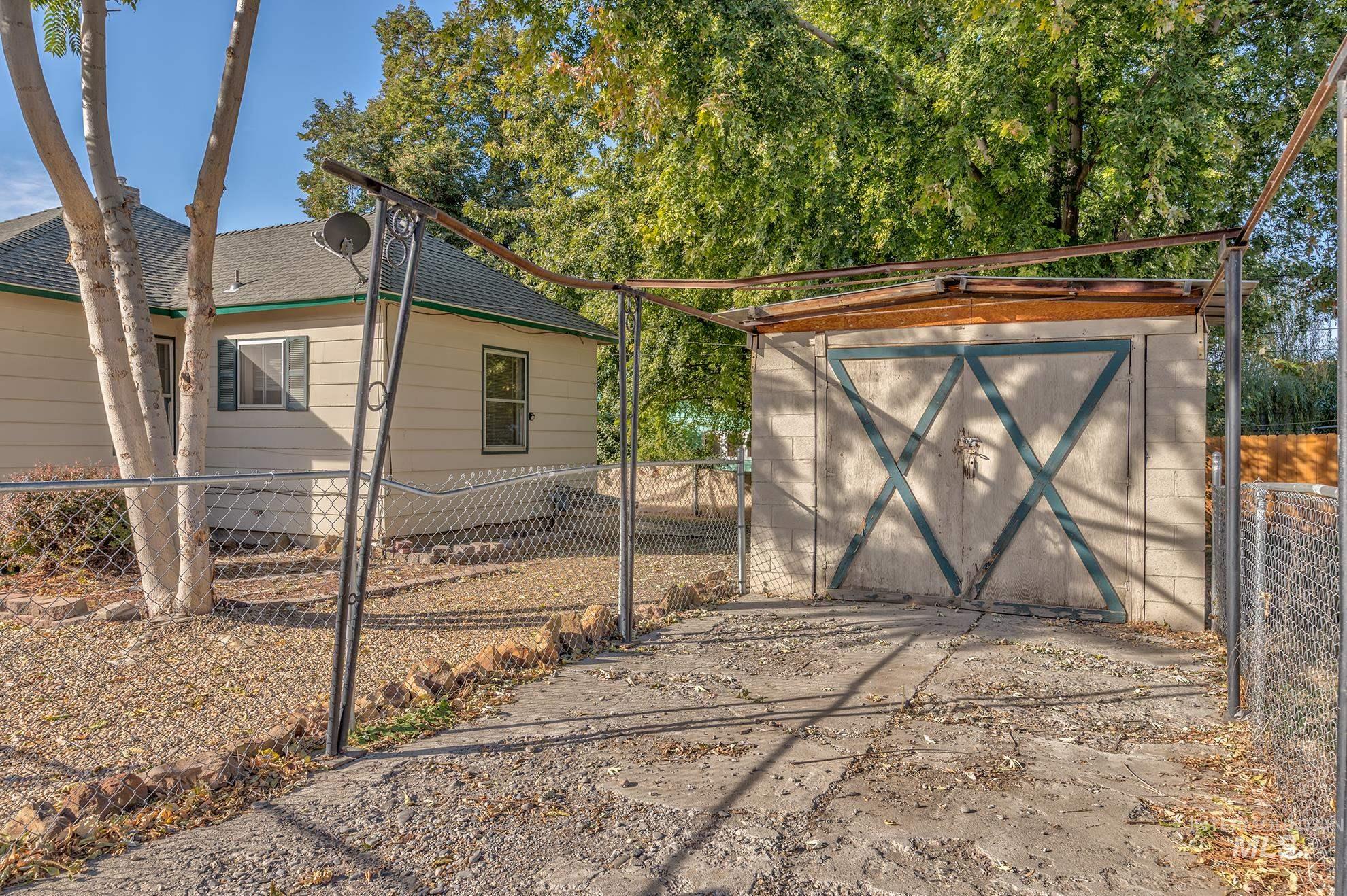 323 E 4th St, Weiser, Idaho 83672, 2 Bedrooms, 1 Bathroom, Residential For Sale, Price $255,000,MLS 99004109
