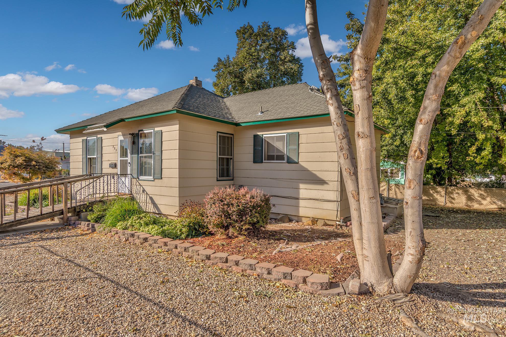 323 E 4th St, Weiser, Idaho 83672, 2 Bedrooms, 1 Bathroom, Residential For Sale, Price $255,000,MLS 99004109