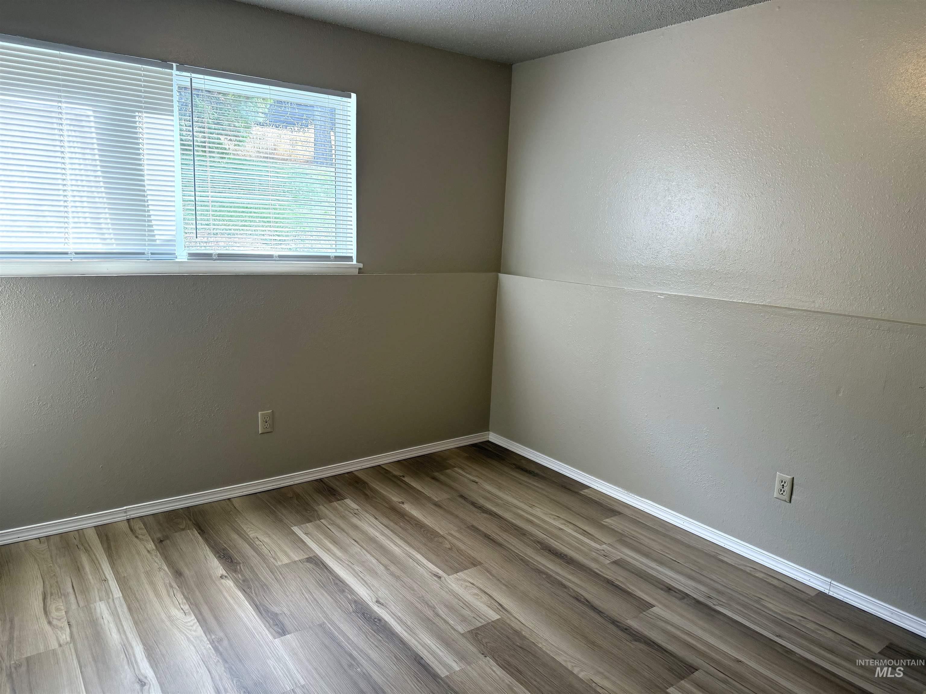 537 E E Street, Moscow, Idaho 83843, 3 Bedrooms, 1 Bathroom, Residential Income For Sale, Price $449,000, 99004114