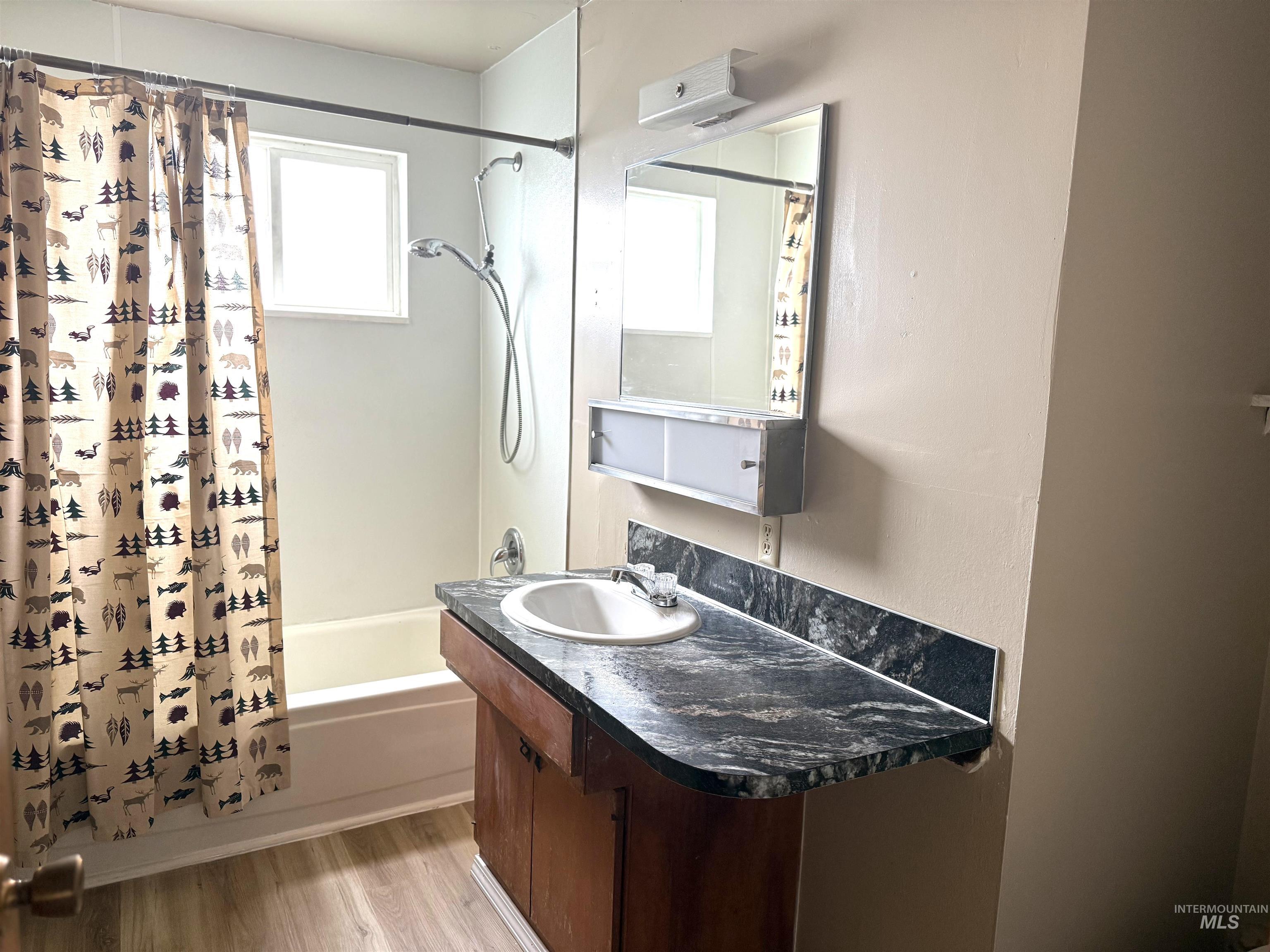537 E E Street, Moscow, Idaho 83843, 3 Bedrooms, 1 Bathroom, Residential Income For Sale, Price $449,000, 99004114