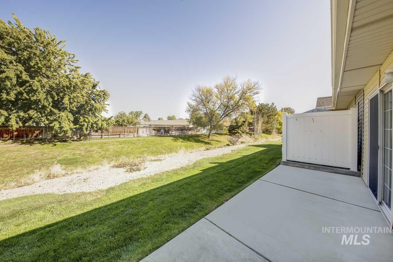 126 E Waterbury Lane, Meridian, Idaho 83646, 2 Bedrooms, 2 Bathrooms, Residential For Sale, Price $292,900,MLS 99004116