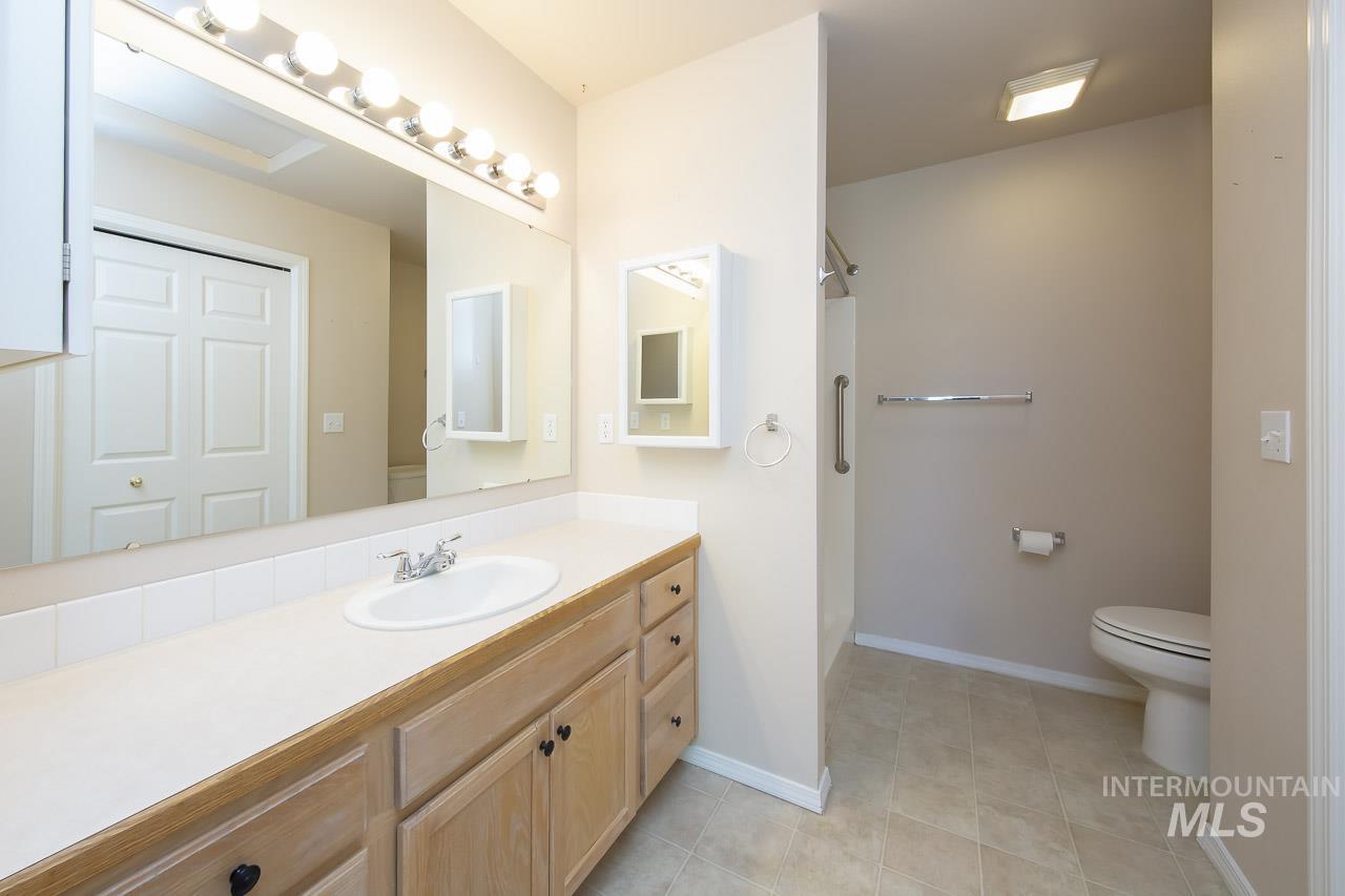 126 E Waterbury Lane, Meridian, Idaho 83646, 2 Bedrooms, 2 Bathrooms, Residential For Sale, Price $292,900,MLS 99004116