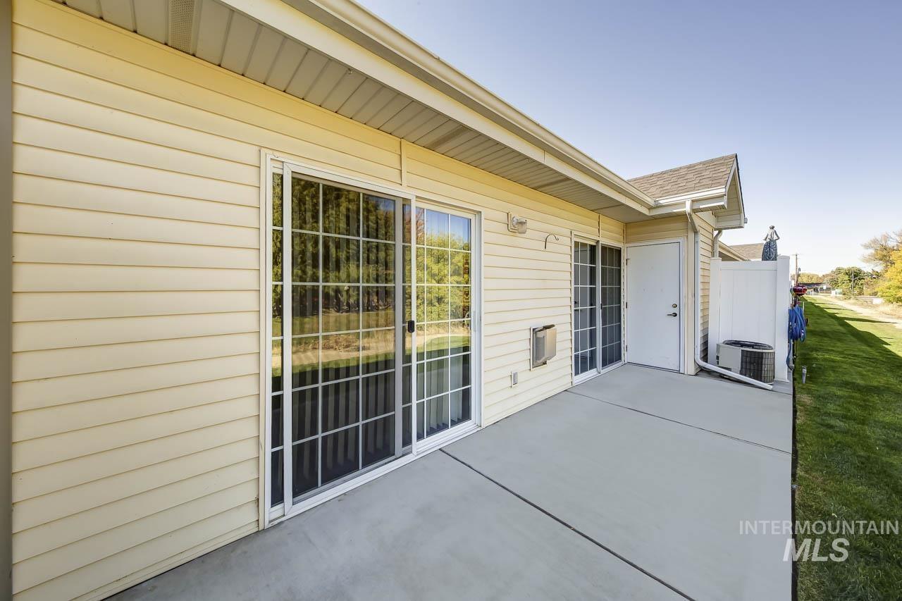 126 E Waterbury Lane, Meridian, Idaho 83646, 2 Bedrooms, 2 Bathrooms, Residential For Sale, Price $292,900,MLS 99004116
