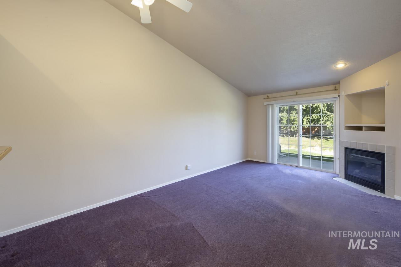 126 E Waterbury Lane, Meridian, Idaho 83646, 2 Bedrooms, 2 Bathrooms, Residential For Sale, Price $292,900,MLS 99004116
