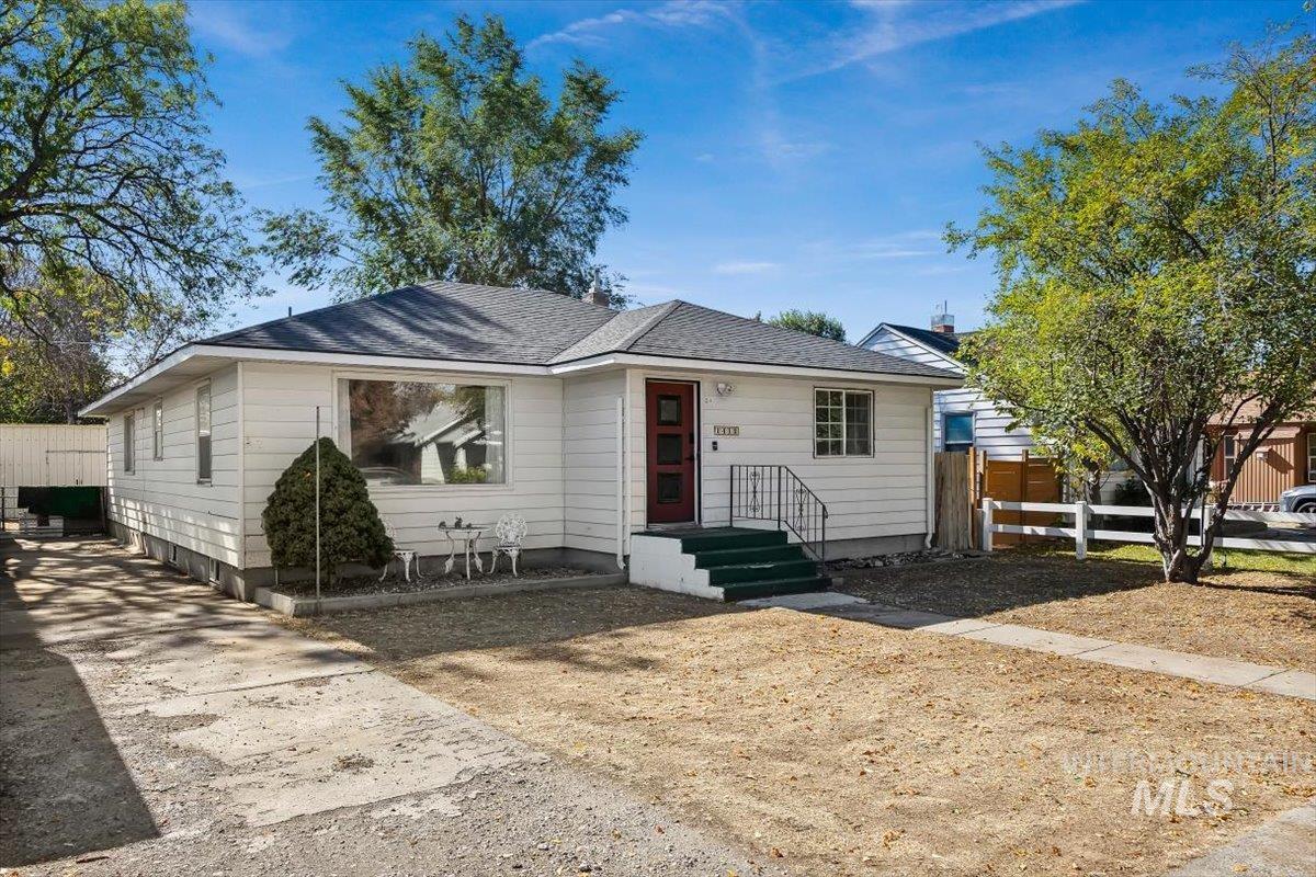 1412 7th Ave E, Twin Falls, Idaho 83301, 4 Bedrooms, 1.5 Bathrooms, Residential For Sale, Price $350,000,MLS 99004119