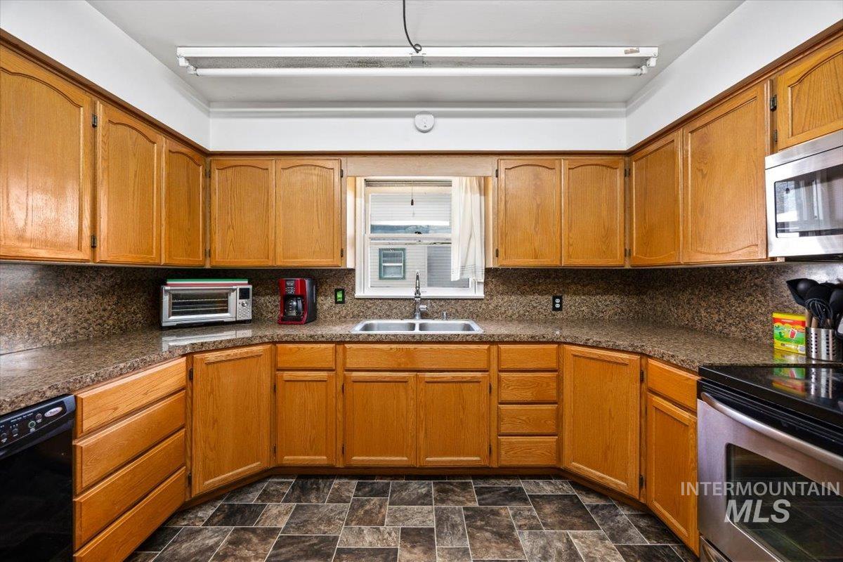 1412 7th Ave E, Twin Falls, Idaho 83301, 4 Bedrooms, 1.5 Bathrooms, Residential For Sale, Price $350,000,MLS 99004119