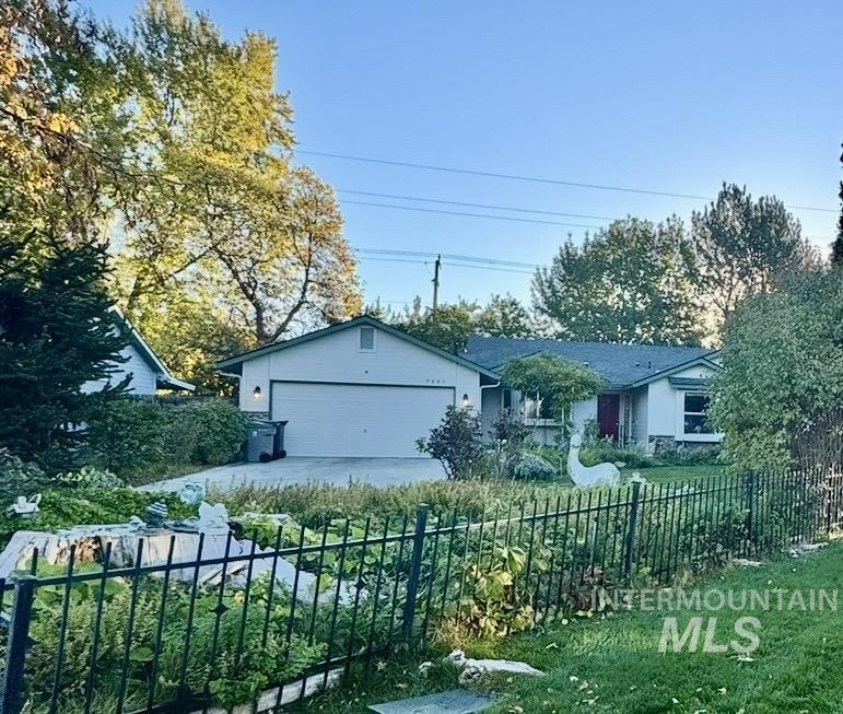 7208 N Crewe Ave, Boise, Idaho 83714, 3 Bedrooms, 2 Bathrooms, Residential For Sale, Price $460,000,MLS 99004121