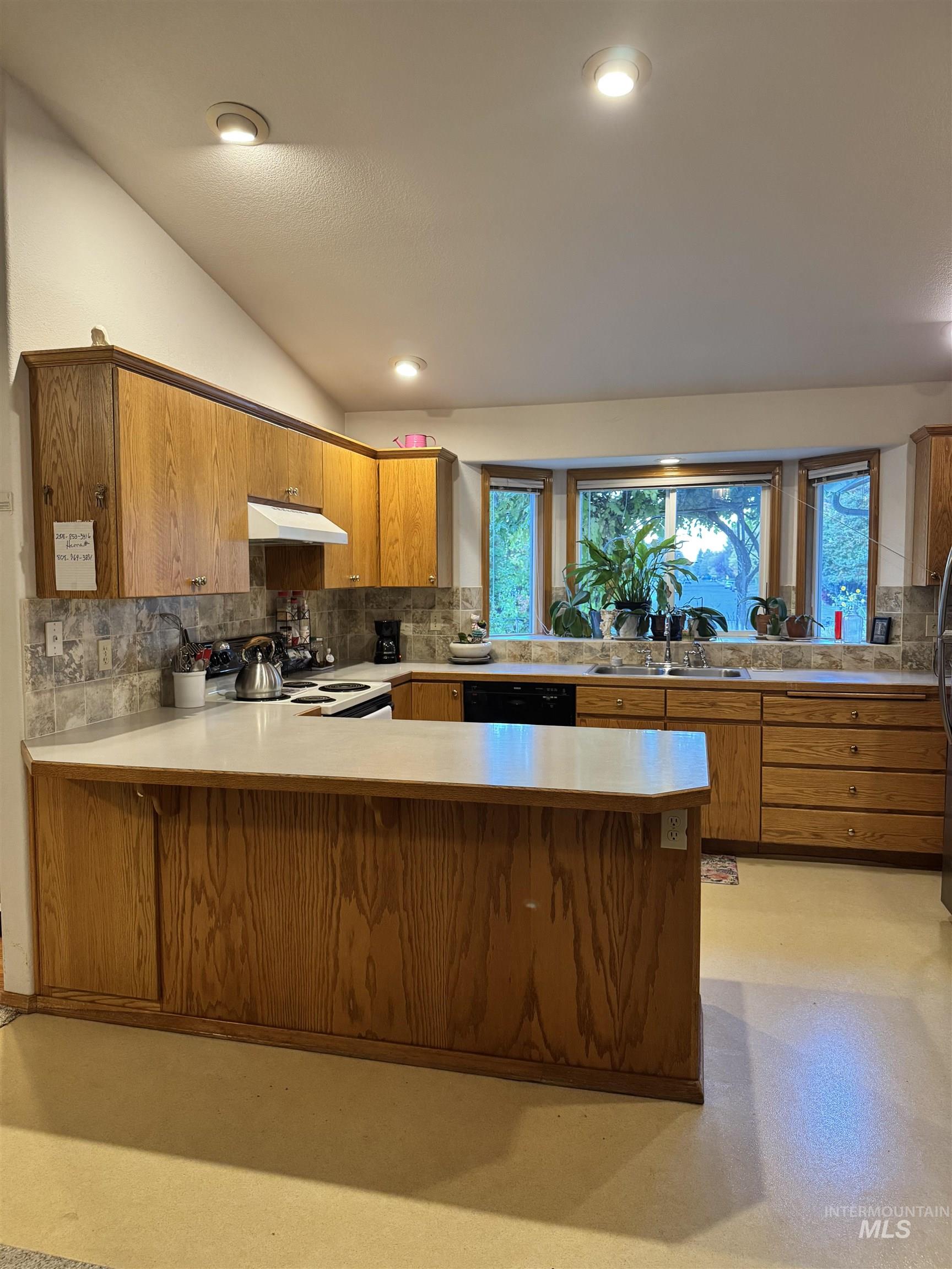 7208 N Crewe Ave, Boise, Idaho 83714, 3 Bedrooms, 2 Bathrooms, Residential For Sale, Price $460,000,MLS 99004121