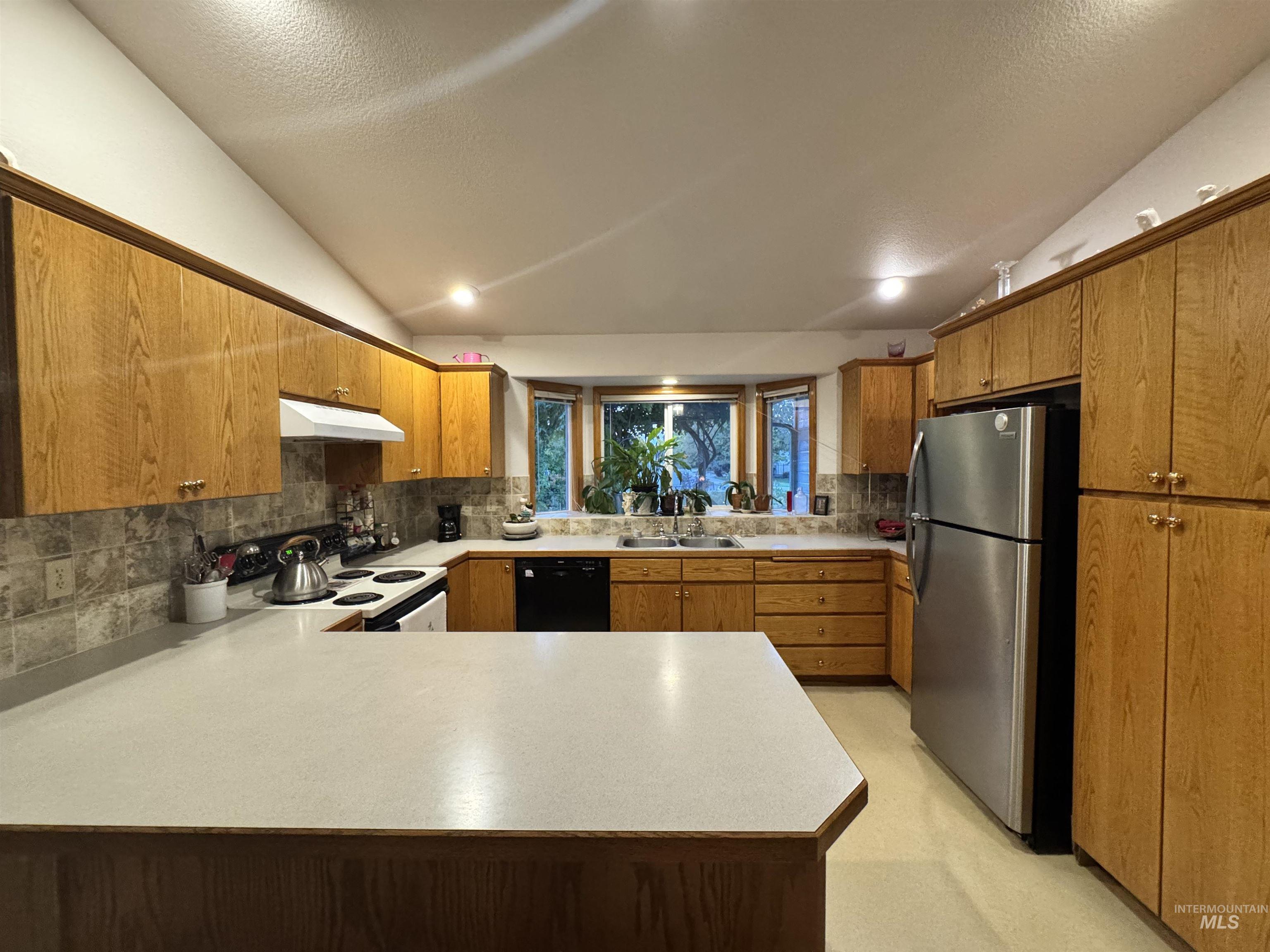 7208 N Crewe Ave, Boise, Idaho 83714, 3 Bedrooms, 2 Bathrooms, Residential For Sale, Price $460,000,MLS 99004121