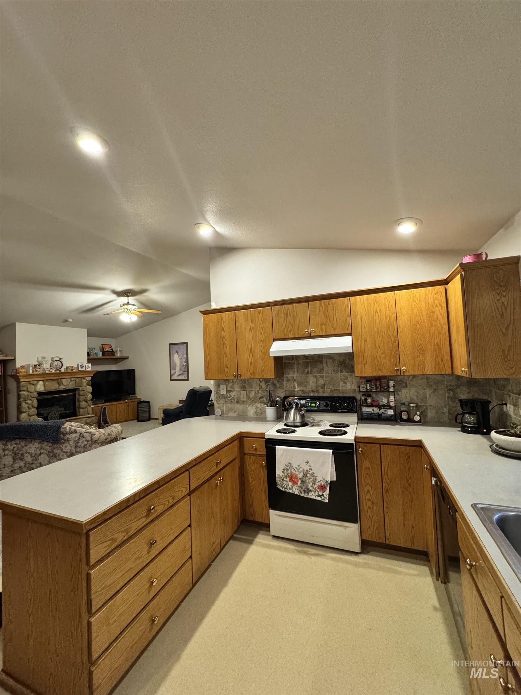 7208 N Crewe Ave, Boise, Idaho 83714, 3 Bedrooms, 2 Bathrooms, Residential For Sale, Price $460,000,MLS 99004121