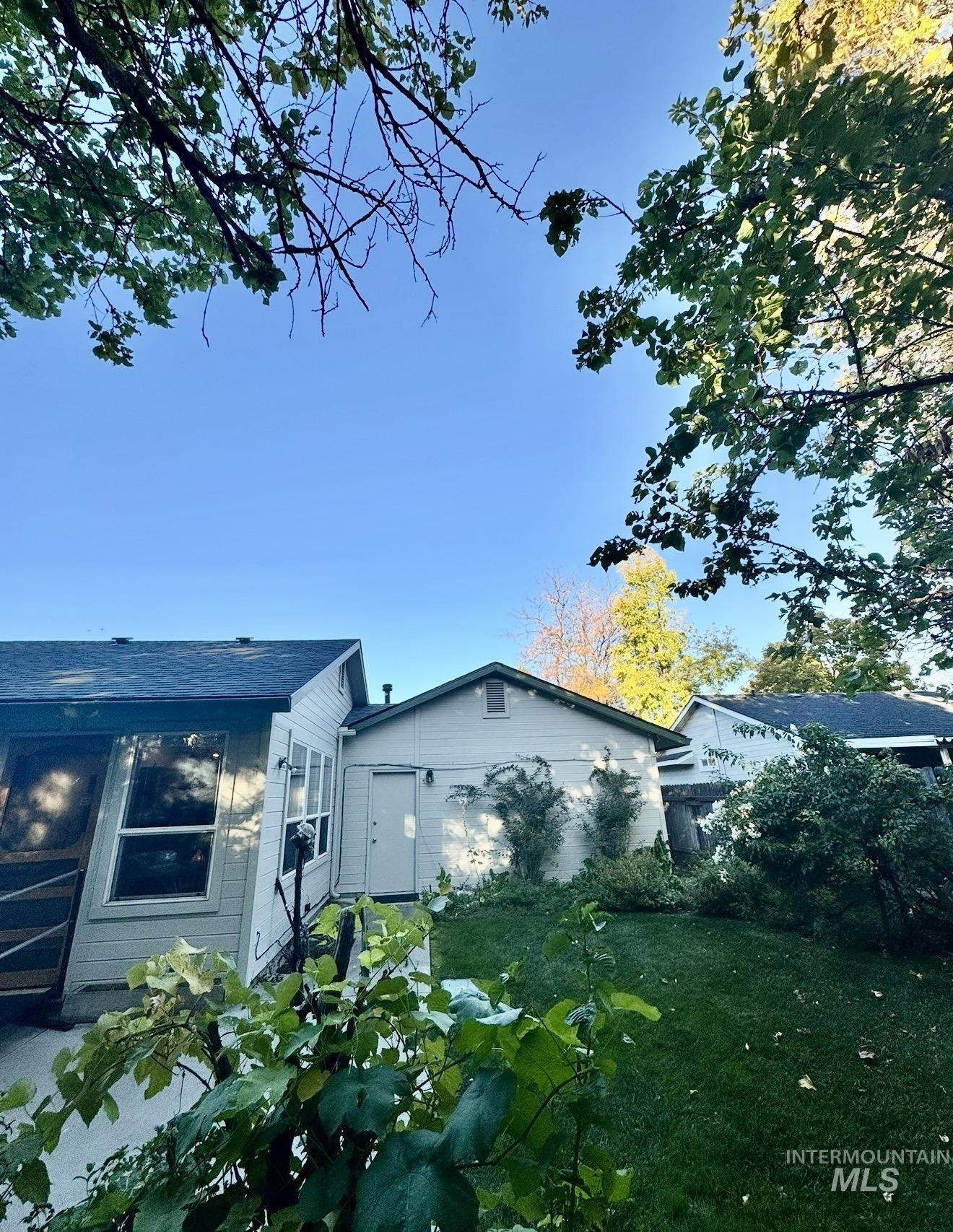 7208 N Crewe Ave, Boise, Idaho 83714, 3 Bedrooms, 2 Bathrooms, Residential For Sale, Price $460,000,MLS 99004121