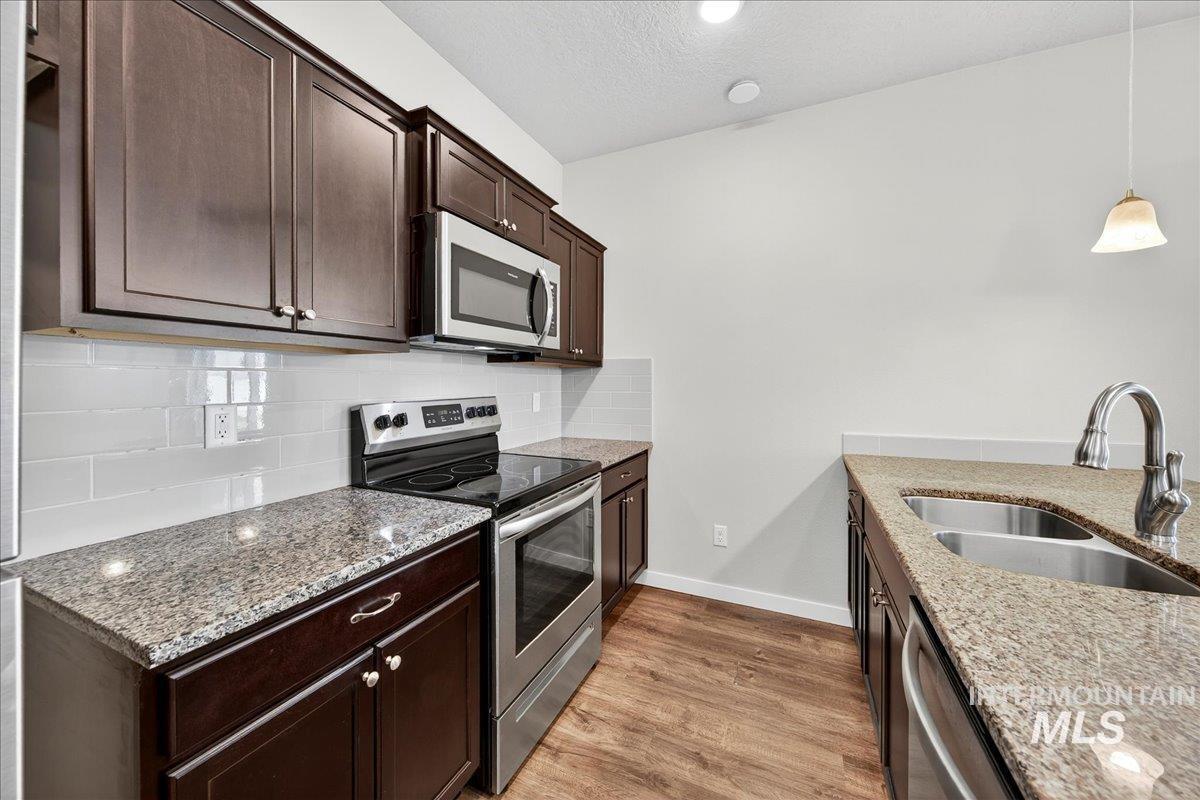 2329 E Spice Loop, Nampa, Idaho 83687, 2 Bedrooms, 2.5 Bathrooms, Residential For Sale, Price $314,900,MLS 99004122