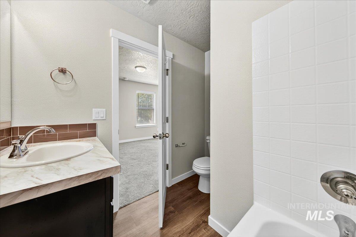 2329 E Spice Loop, Nampa, Idaho 83687, 2 Bedrooms, 2.5 Bathrooms, Residential For Sale, Price $314,900,MLS 99004122
