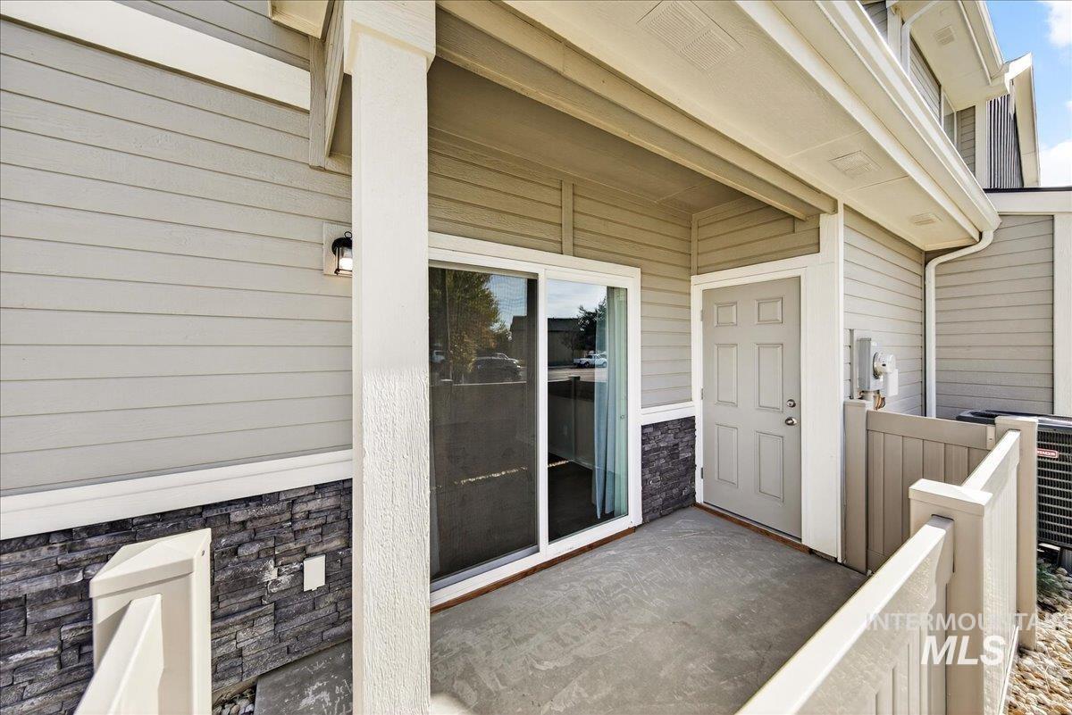 2329 E Spice Loop, Nampa, Idaho 83687, 2 Bedrooms, 2.5 Bathrooms, Residential For Sale, Price $314,900,MLS 99004122