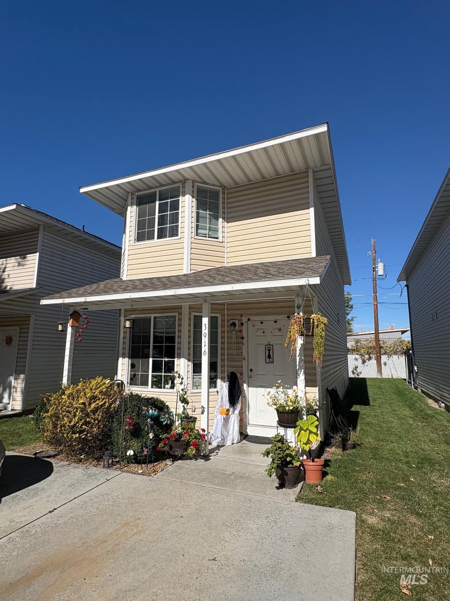 3914 W Dorian Street, Boise, Idaho 83705, 3 Bedrooms, 1.5 Bathrooms, Residential Income For Sale, Price $1,190,000, 99004133