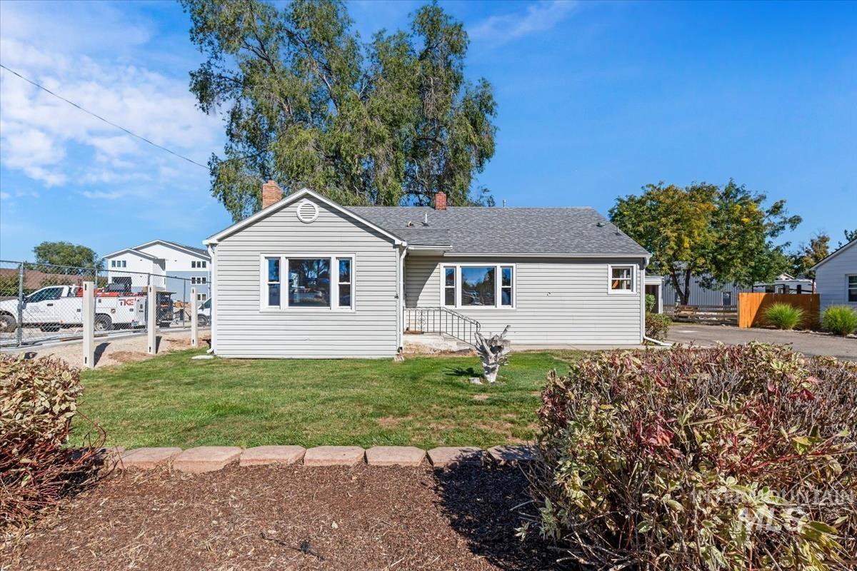 516 E Hawaii Ave, Nampa, Idaho 83686, 3 Bedrooms, 1 Bathroom, Residential Income For Sale, Price $375,000, 99004135