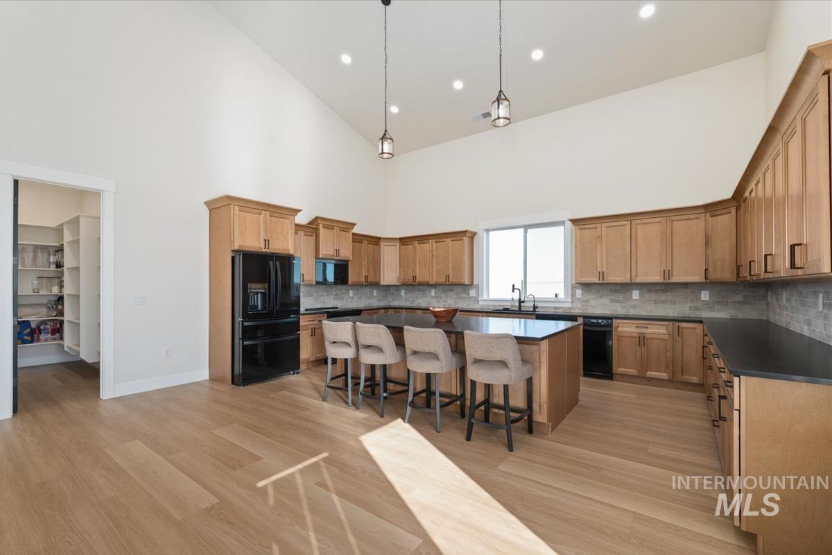 27286 Freezout, Caldwell, Idaho 83607, 6 Bedrooms, 4 Bathrooms, Residential For Sale, Price $1,495,000, 99004140