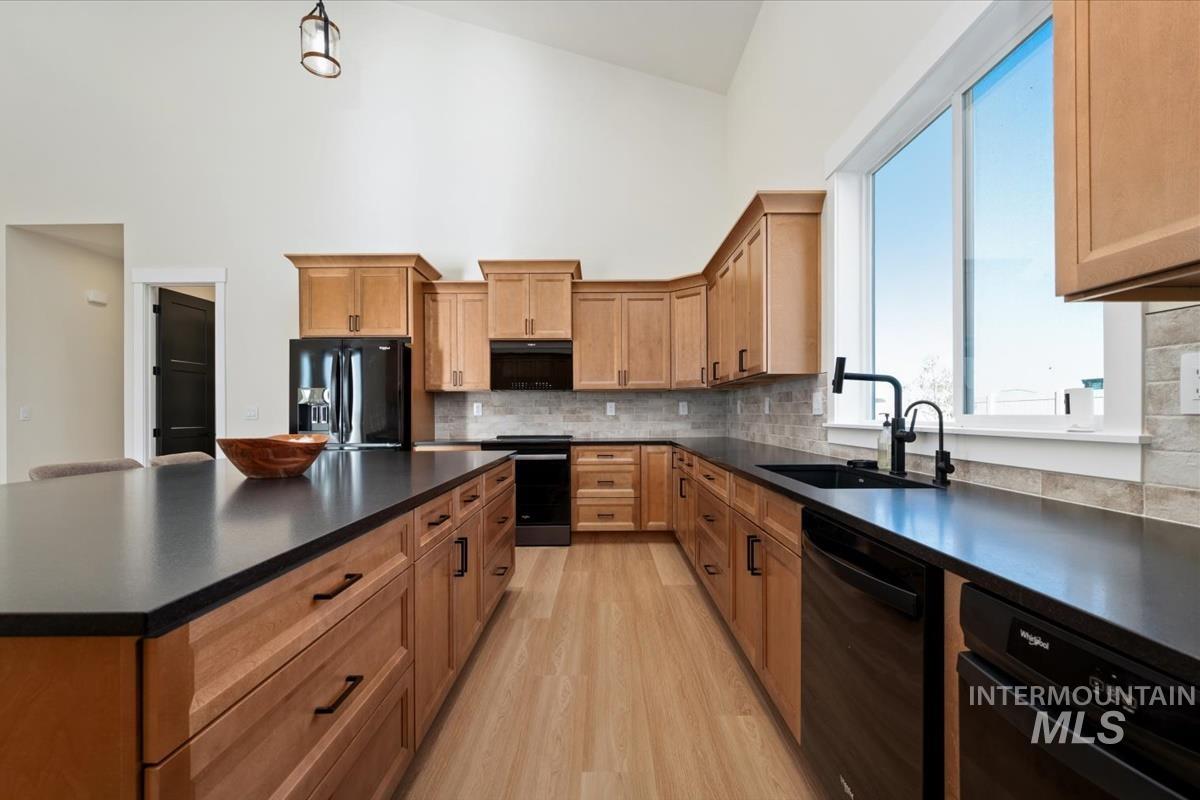 27286 Freezout, Caldwell, Idaho 83607, 6 Bedrooms, 4 Bathrooms, Residential For Sale, Price $1,495,000, 99004140