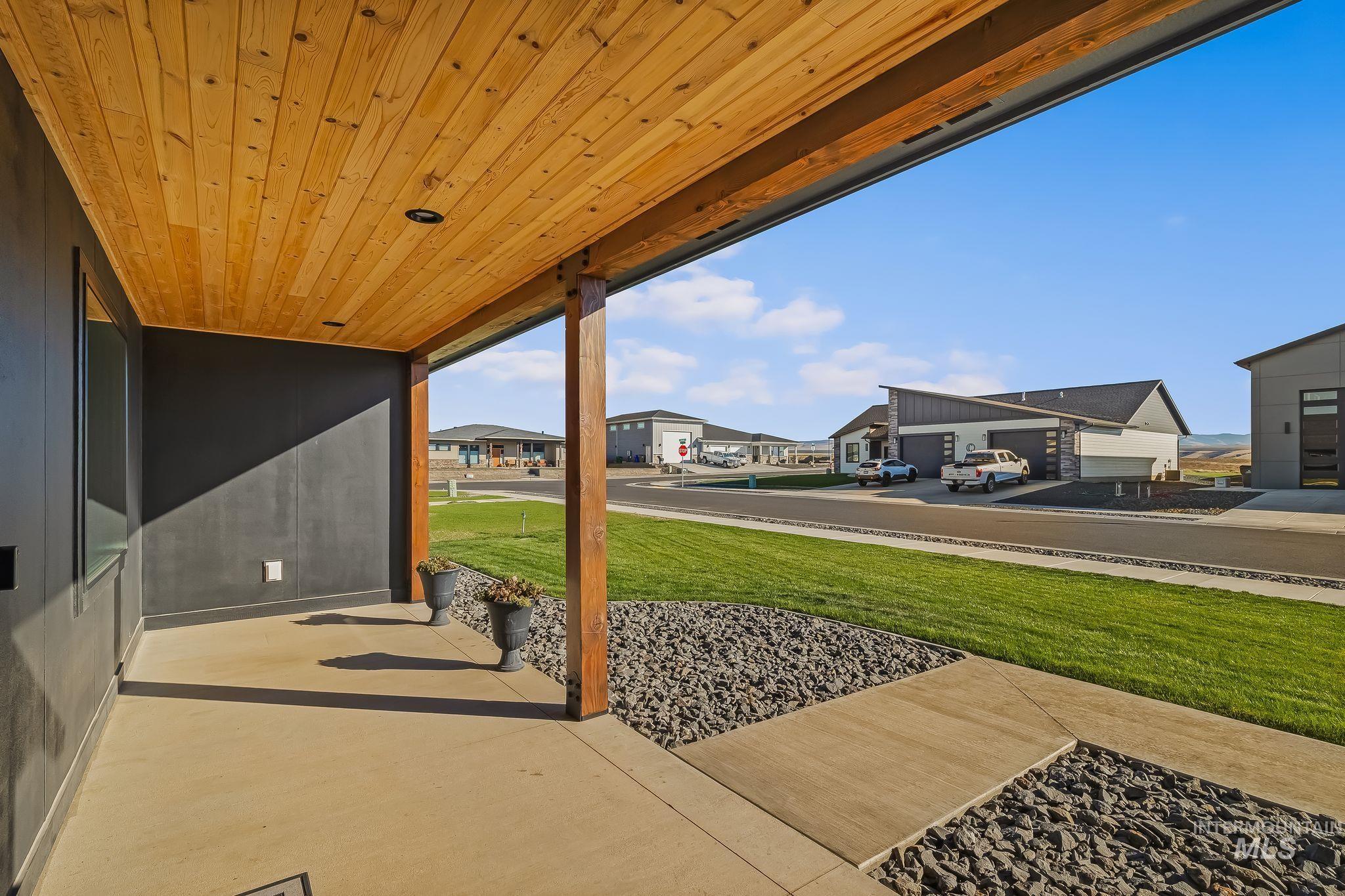 2243 Powers Drive, Lewiston, Idaho 83501, 3 Bedrooms, 2.5 Bathrooms, Residential For Sale, Price $627,500, 99004141