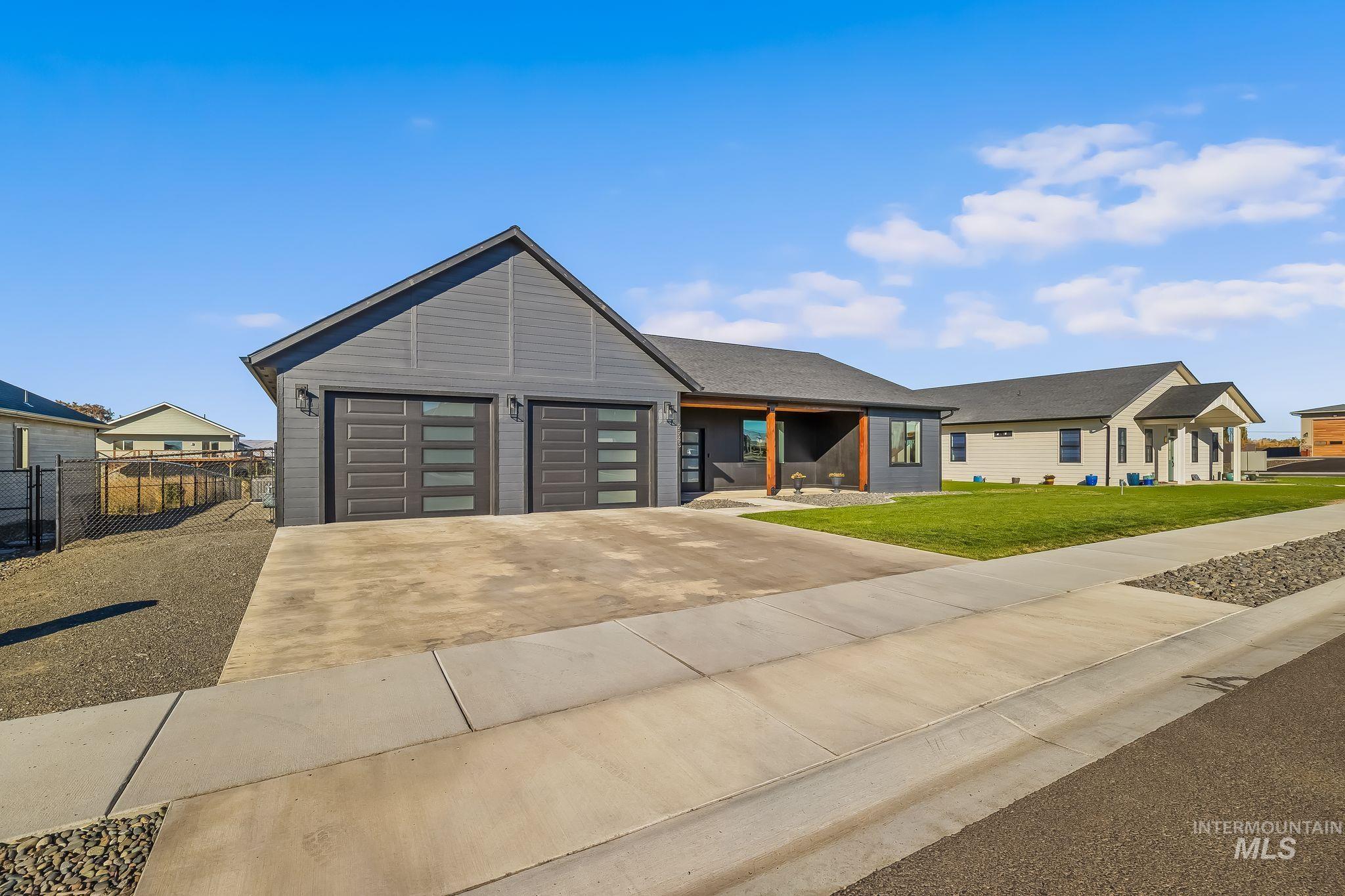 2243 Powers Drive, Lewiston, Idaho 83501, 3 Bedrooms, 2.5 Bathrooms, Residential For Sale, Price $627,500, 99004141