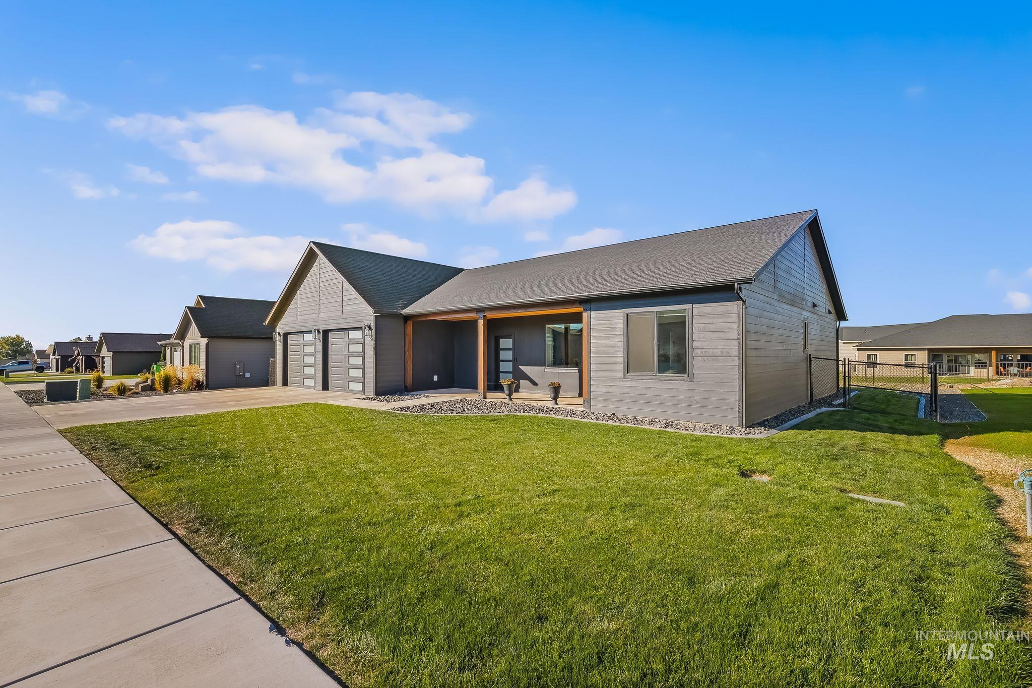 2243 Powers Drive, Lewiston, Idaho 83501, 3 Bedrooms, 2.5 Bathrooms, Residential For Sale, Price $627,500, 99004141