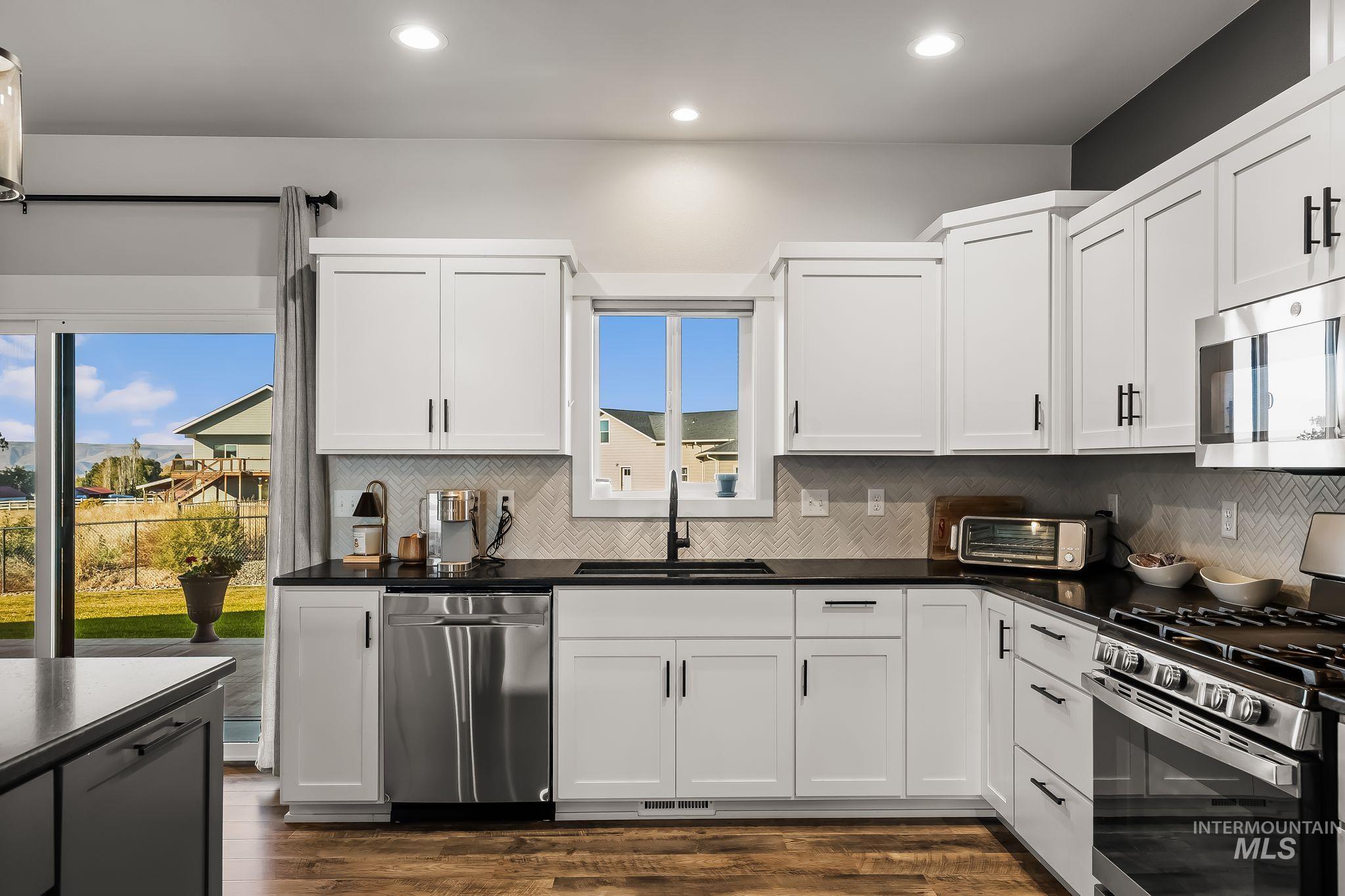 2243 Powers Drive, Lewiston, Idaho 83501, 3 Bedrooms, 2.5 Bathrooms, Residential For Sale, Price $627,500, 99004141