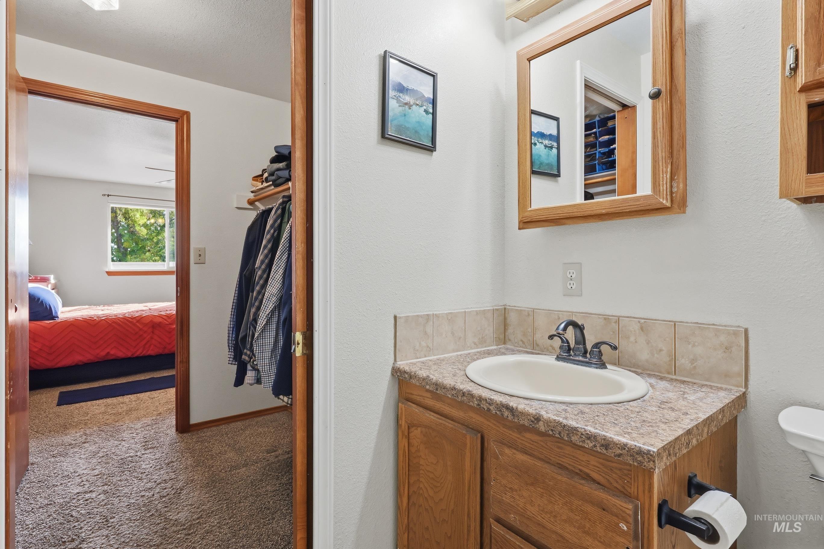 21270 Whittier Dr, Greenleaf, Idaho 83626, 3 Bedrooms, 4 Bathrooms, Residential For Sale, Price $409,900,MLS 99004142