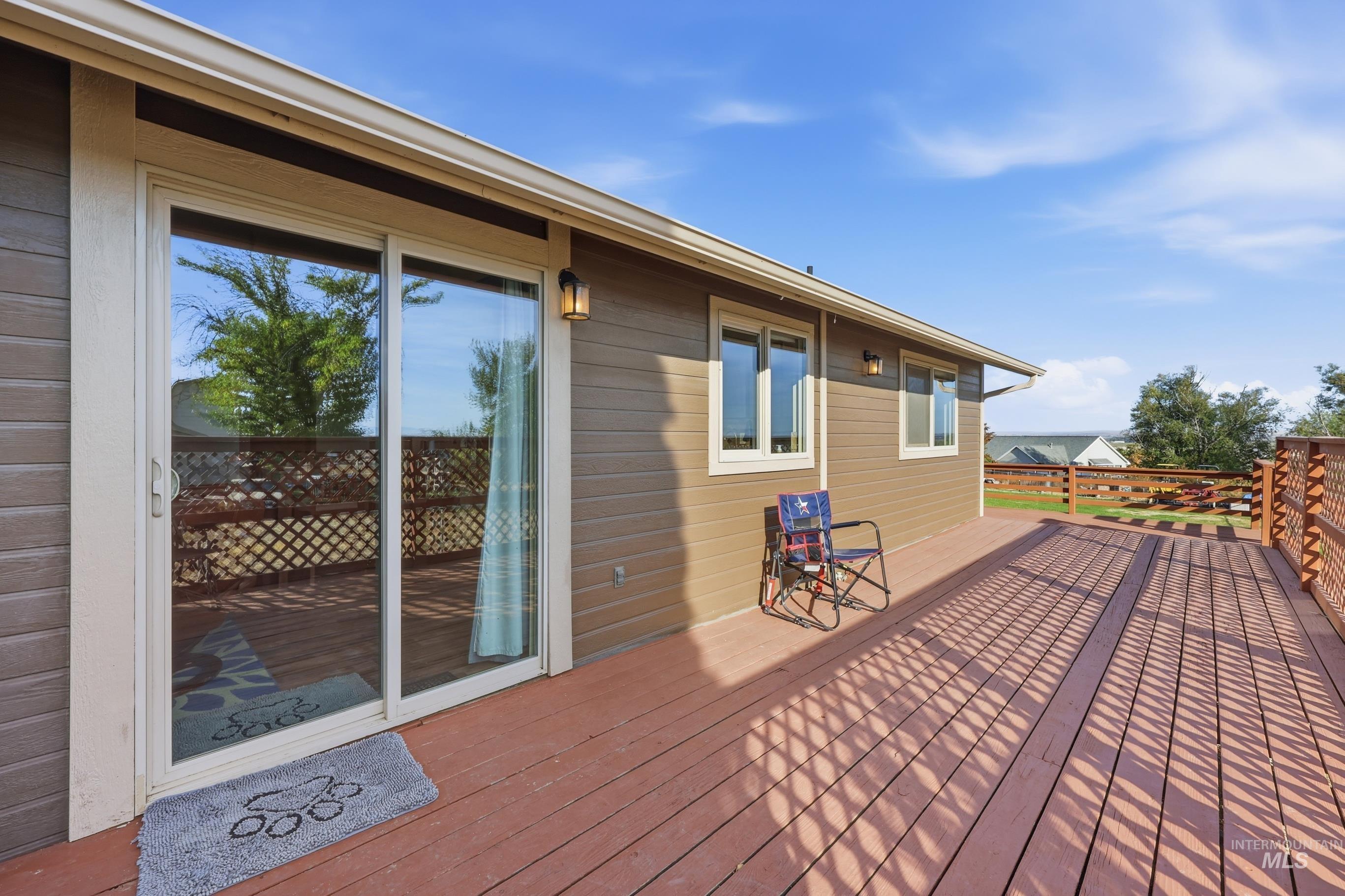 21270 Whittier Dr, Greenleaf, Idaho 83626, 3 Bedrooms, 4 Bathrooms, Residential For Sale, Price $409,900,MLS 99004142