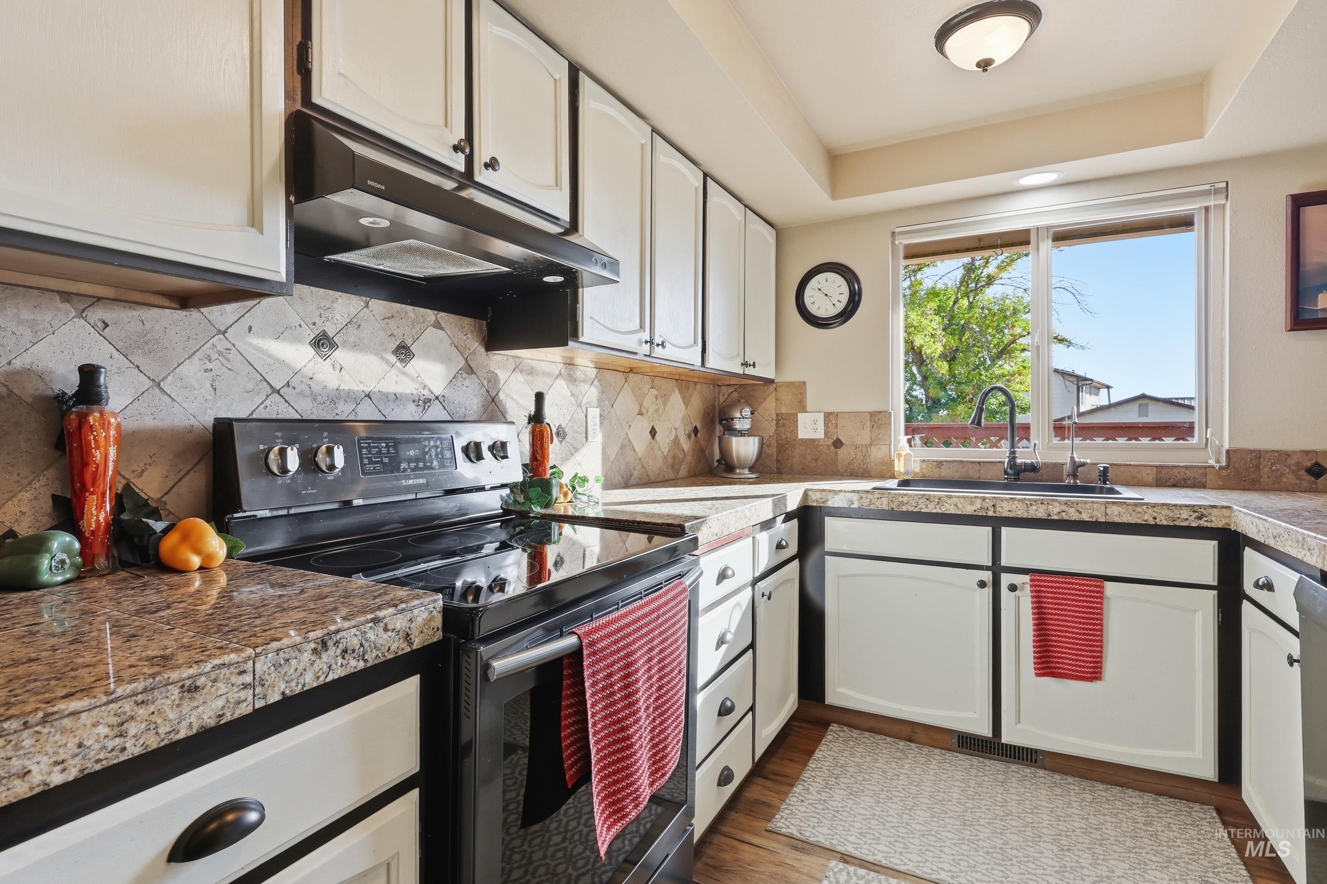 21270 Whittier Dr, Greenleaf, Idaho 83626, 3 Bedrooms, 4 Bathrooms, Residential For Sale, Price $409,900,MLS 99004142