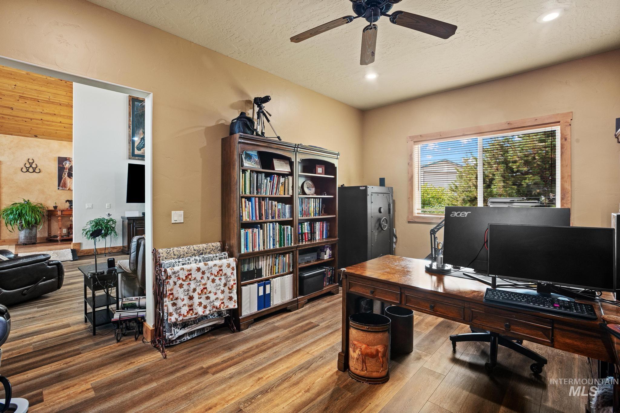 9225 N Highway 52, Horseshoe Bend, Idaho 83629, 3 Bedrooms, 2.5 Bathrooms, Residential For Sale, Price $1,400,000, 99004144