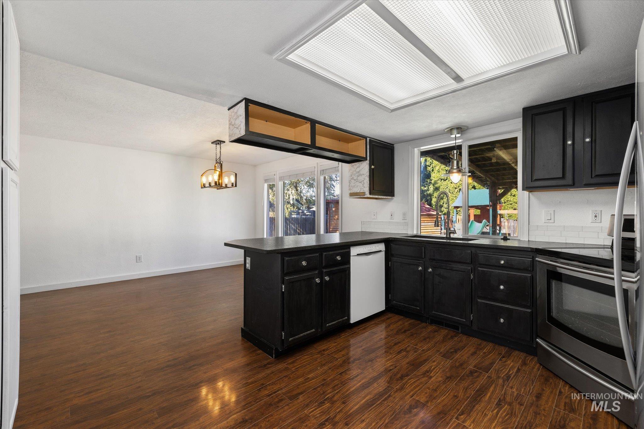 7568 W War Bonnet Dr, Boise, Idaho 83709, 3 Bedrooms, 2 Bathrooms, Residential For Sale, Price $439,900, 99004148