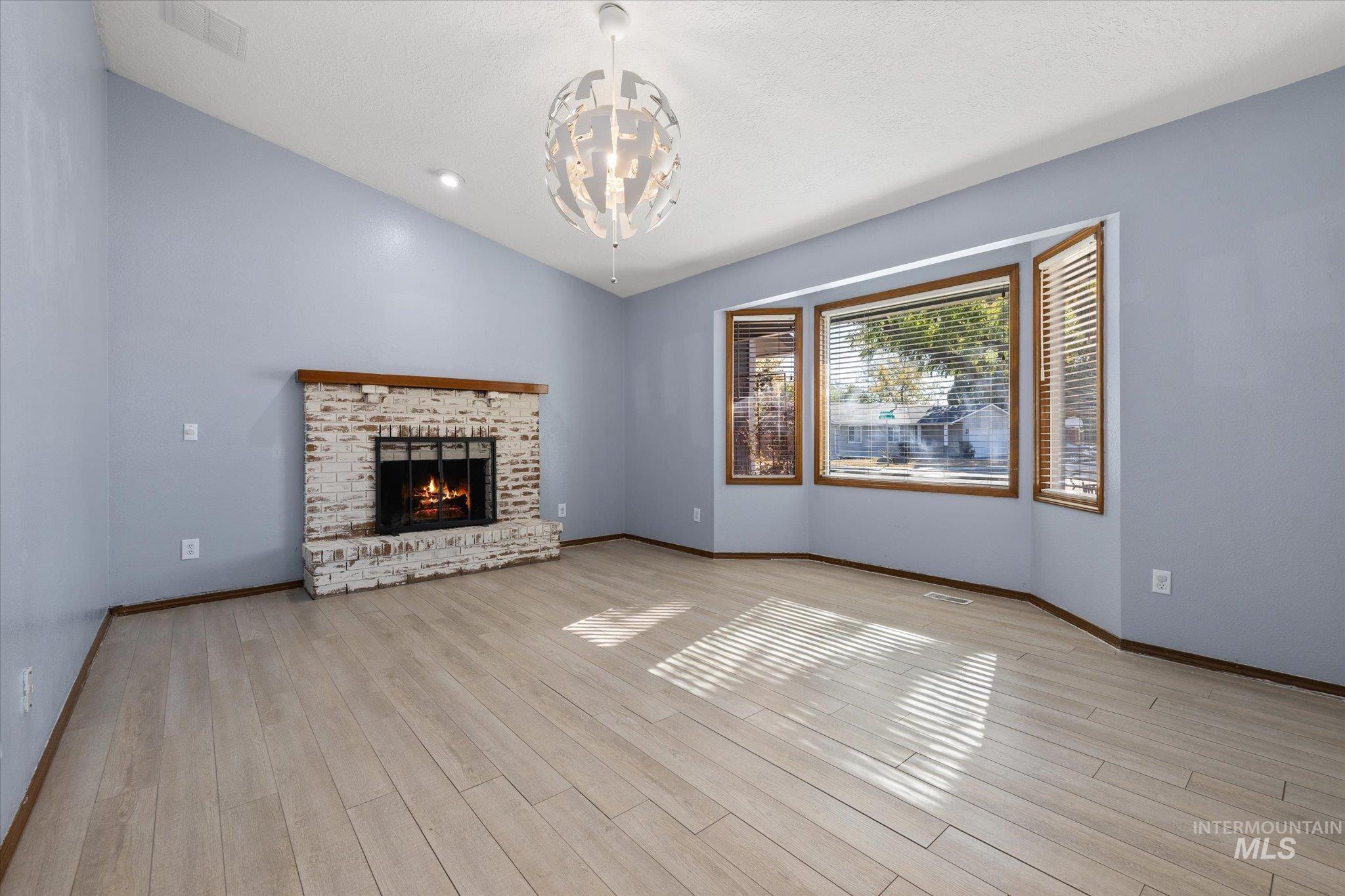 7568 W War Bonnet Dr, Boise, Idaho 83709, 3 Bedrooms, 2 Bathrooms, Residential For Sale, Price $439,900, 99004148