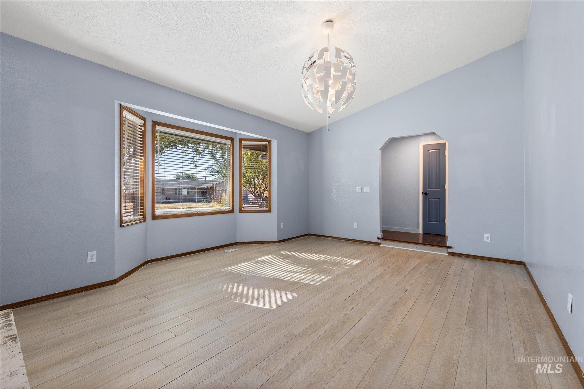 7568 W War Bonnet Dr, Boise, Idaho 83709, 3 Bedrooms, 2 Bathrooms, Residential For Sale, Price $439,900, 99004148