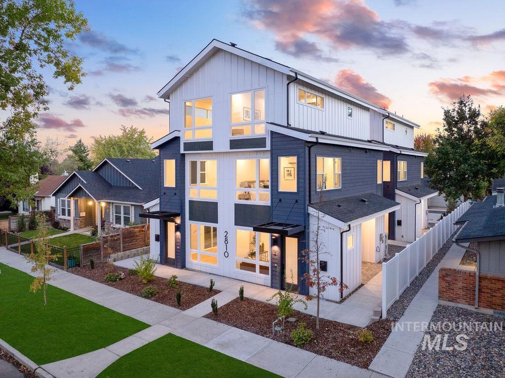 2810 W Bannock St Unit #2, Boise, Idaho 83702, 2 Bedrooms, 2.5 Bathrooms, Residential For Sale, Price $555,000, 99004149