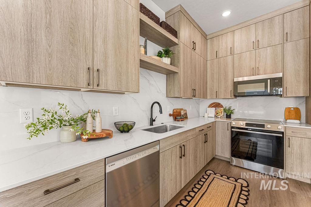 2810 W Bannock St Unit #2, Boise, Idaho 83702, 2 Bedrooms, 2.5 Bathrooms, Residential For Sale, Price $555,000, 99004149