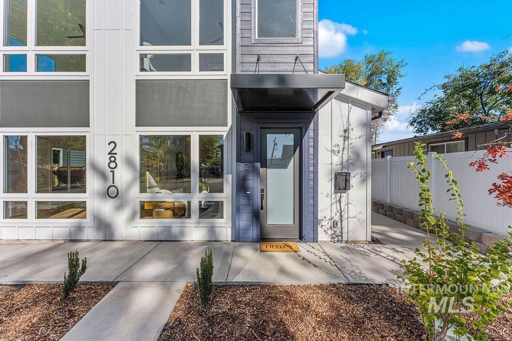 2810 W Bannock St Unit #2, Boise, Idaho 83702, 2 Bedrooms, 2.5 Bathrooms, Residential For Sale, Price $555,000, 99004149
