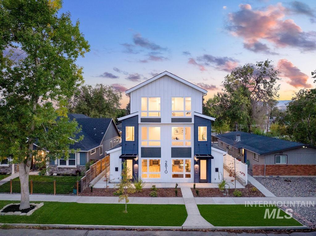 2810 W Bannock St Unit #2, Boise, Idaho 83702, 2 Bedrooms, 2.5 Bathrooms, Residential For Sale, Price $555,000, 99004149