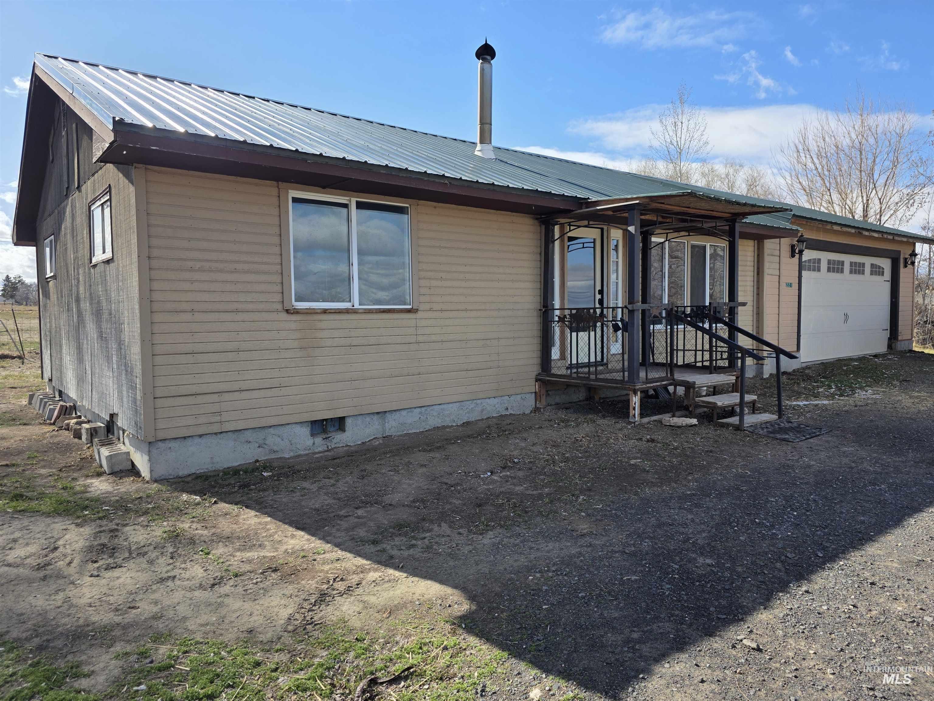 221 Juniper Street, Buhl, Idaho 83316, 2 Bedrooms, 1 Bathroom, Residential For Sale, Price $400,000,MLS 99004150