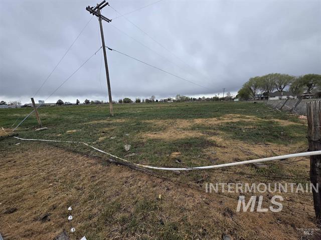 221 Juniper Street, Buhl, Idaho 83316, 2 Bedrooms, 1 Bathroom, Residential For Sale, Price $400,000,MLS 99004150