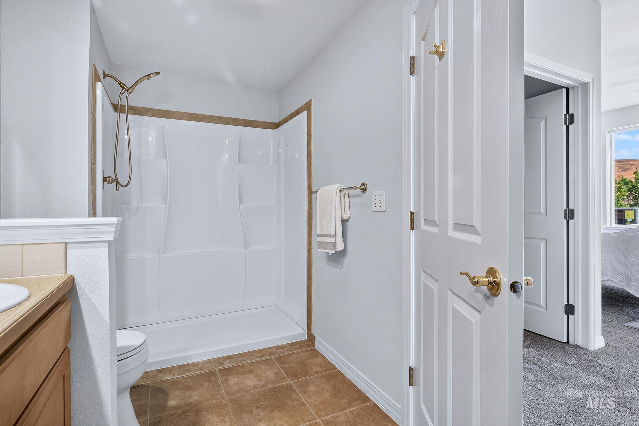5170 S Surprise Way, Boise, Idaho 83716, 2 Bedrooms, 2 Bathrooms, Residential For Sale, Price $479,000,MLS 99004153
