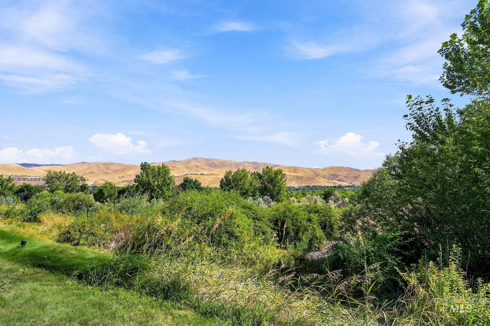 5170 S Surprise Way, Boise, Idaho 83716, 2 Bedrooms, 2 Bathrooms, Residential For Sale, Price $479,000,MLS 99004153