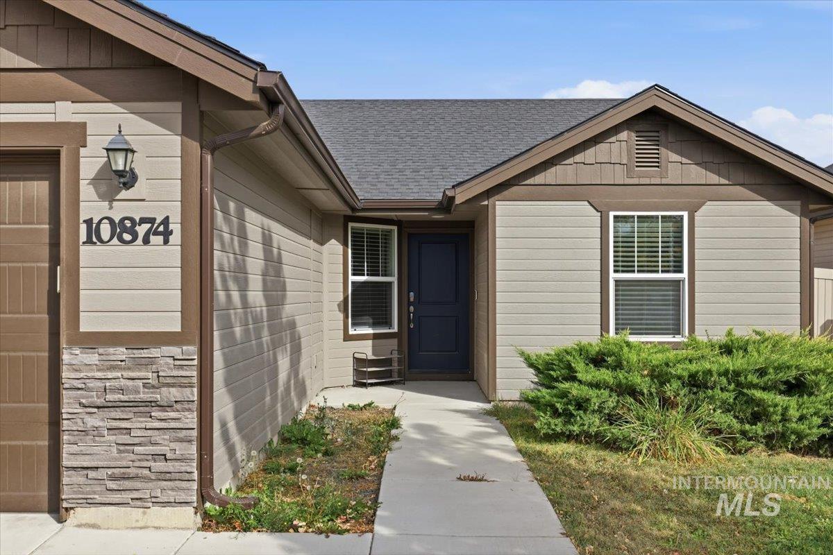 10874 Armuth St., Caldwell, Idaho 83605, 3 Bedrooms, 2 Bathrooms, Residential For Sale, Price $375,000,MLS 99004155
