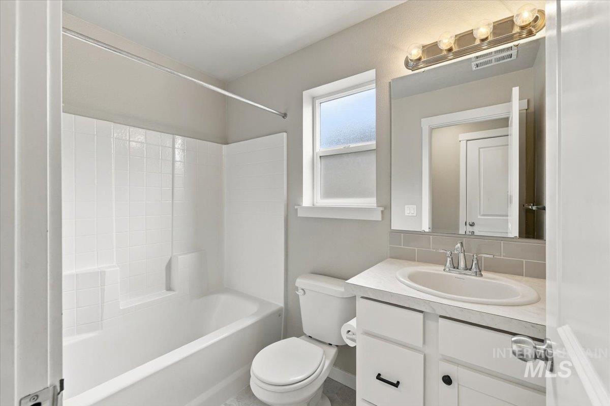 10874 Armuth St., Caldwell, Idaho 83605, 3 Bedrooms, 2 Bathrooms, Residential For Sale, Price $375,000,MLS 99004155