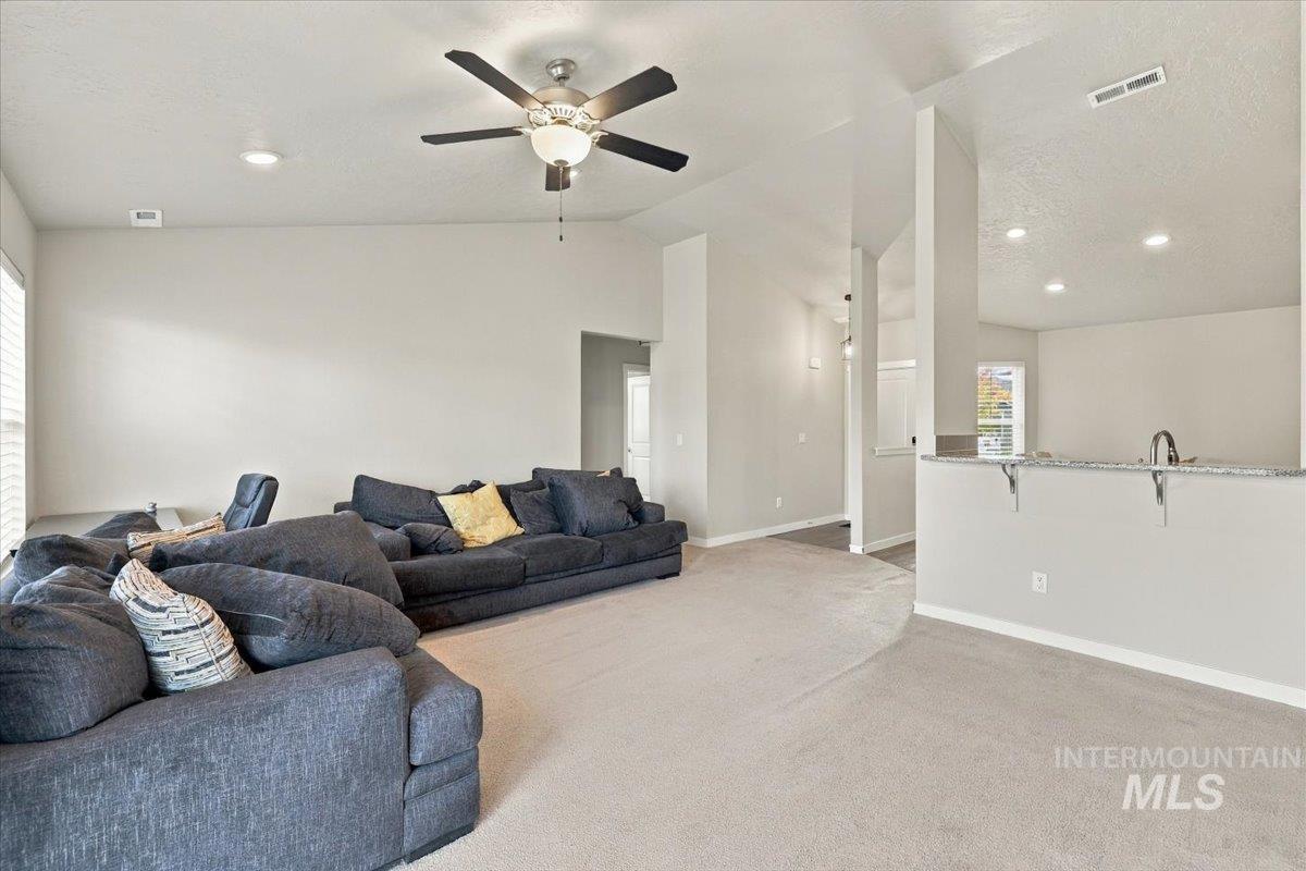 10874 Armuth St., Caldwell, Idaho 83605, 3 Bedrooms, 2 Bathrooms, Residential For Sale, Price $375,000,MLS 99004155